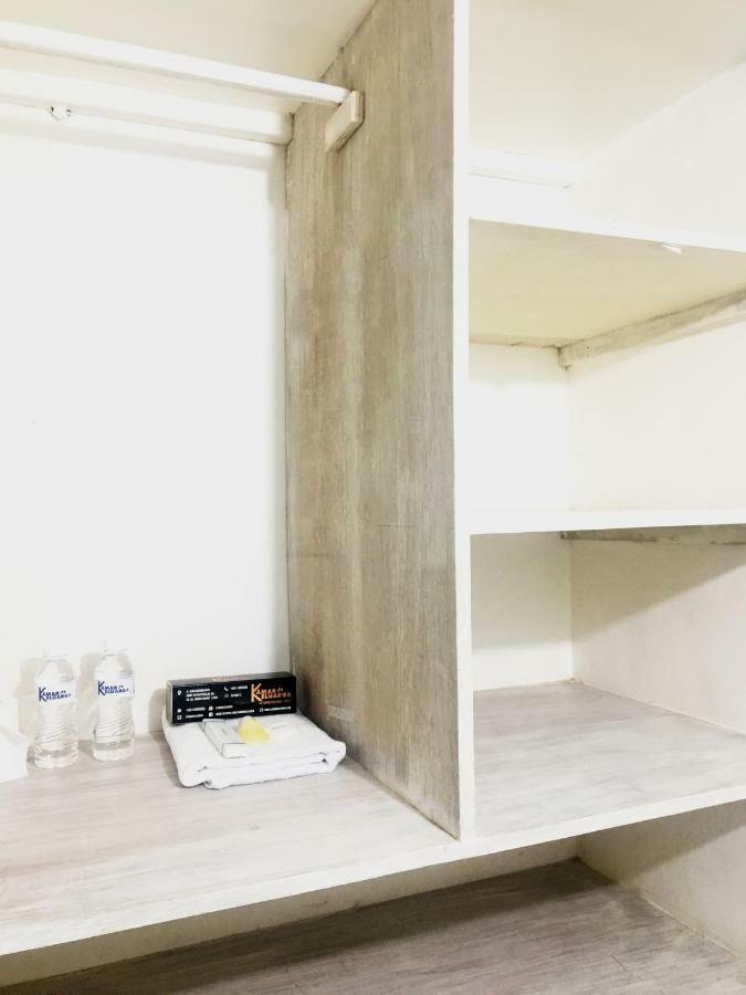 Hôtel Kamar Keluarga Duri Kosambi à Jakarta Extérieur photo
